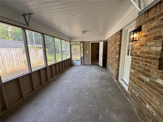 Building Photo - 2909 Halls Mill Rd