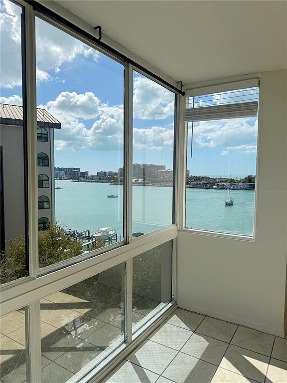 Building Photo - 660 Island Way