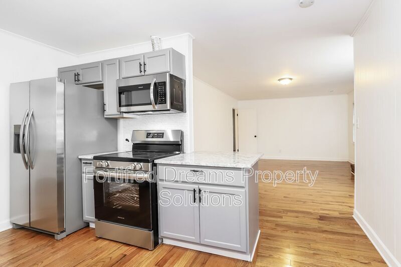 Building Photo - 2732 Knob Hill Dr