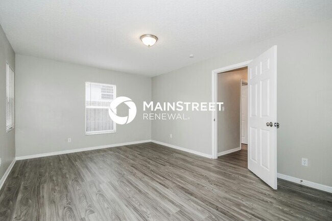 Building Photo - 4 Bedroom Pet-Friendly Home in Tampa, FL with Main Street Renewal