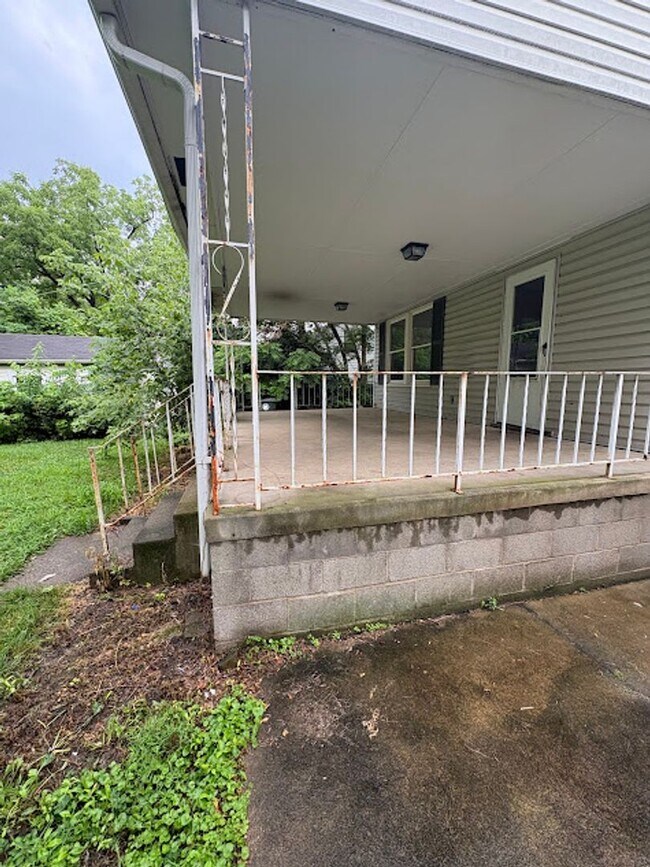 Building Photo - 3 Bedroom 1 Bathroom Home Ready to Rent!