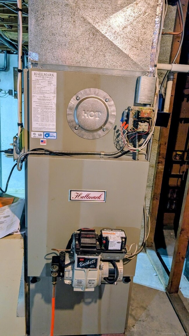 Building Photo - 64 Chatham Ave