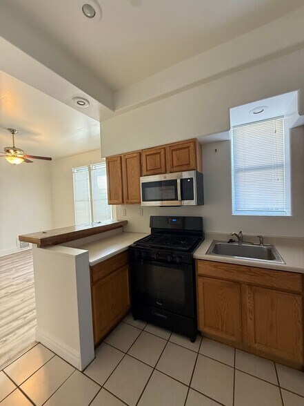 Building Photo - 1334 N Downing St