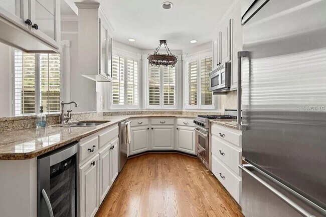 Building Photo - 1119 Belleaire Cir