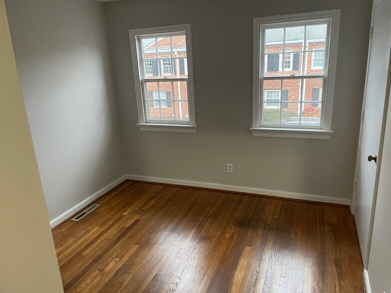 Building Photo - 509 N Hamilton St