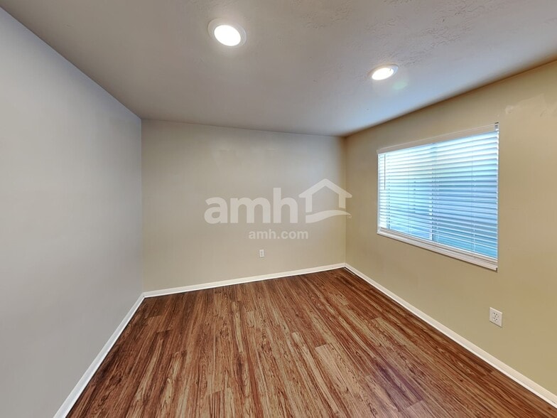 Building Photo - 3753 S 3760 W