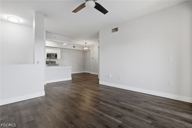 Building Photo - 6321 Aragon Way