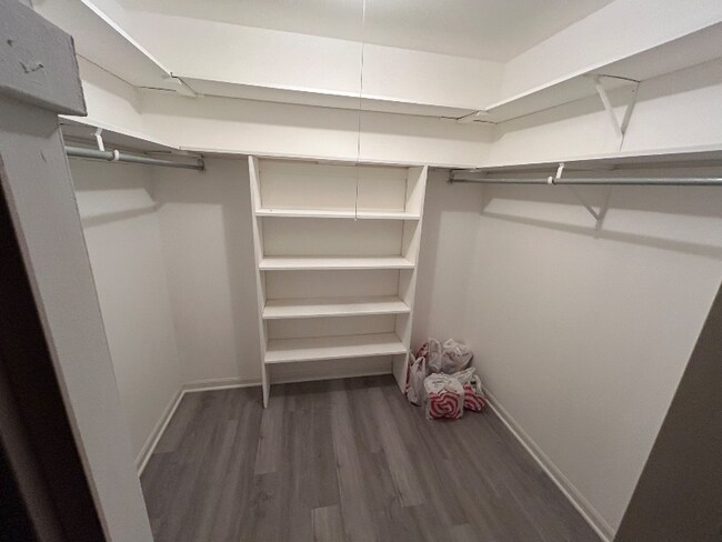 Building Photo - 104 E Bailey Rd