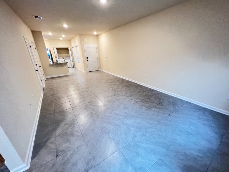 Building Photo - 64 Pasadena Dr