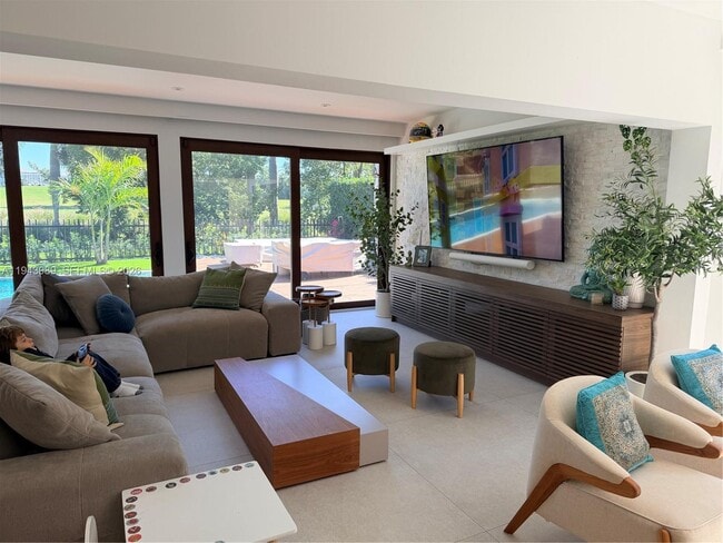 Building Photo - 5911 Alton Rd