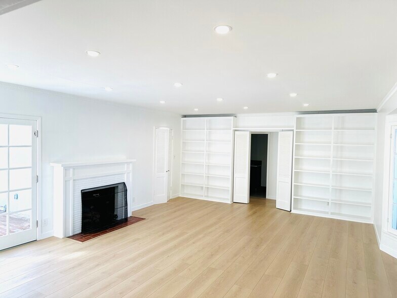 Building Photo - 712 Woodruff Ave
