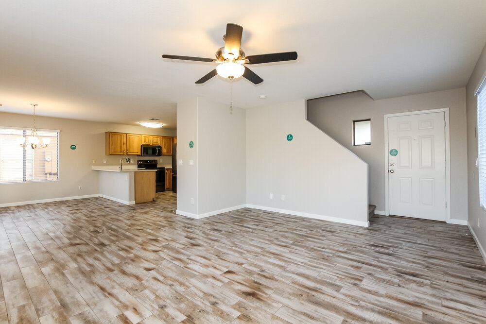 Building Photo - 10945 E Clovis Ave