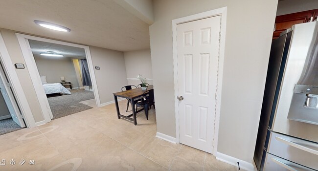 Building Photo - 250 Arapahoe Dr