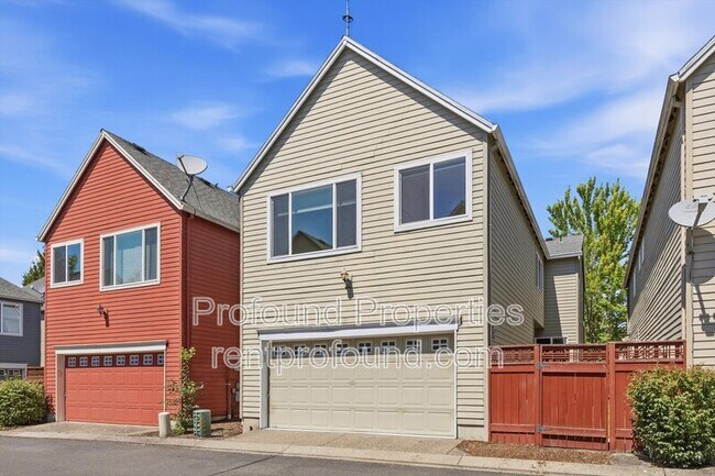 Building Photo - 1140 SE Tamango St