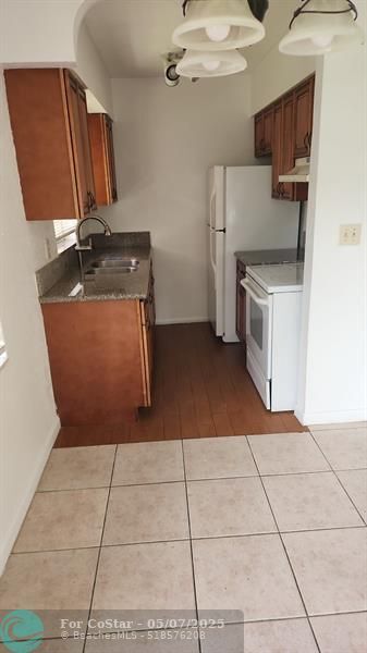 Primary Photo - 7861 SW 10th St