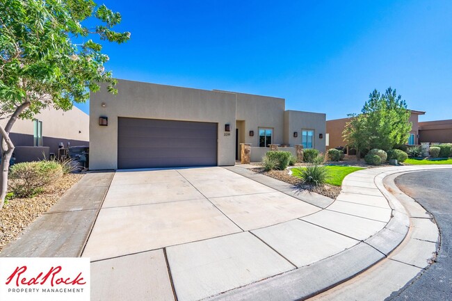 Building Photo - 4 Bedroom Luxury Home Near Sand Hollow