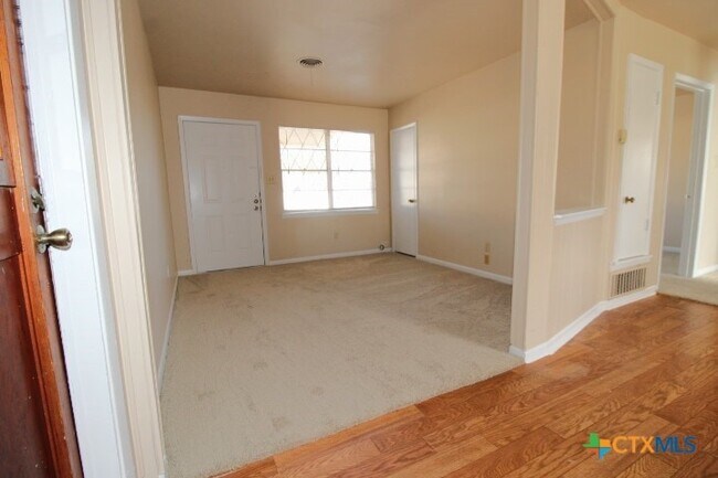 Building Photo - 2107 Brantley Ave