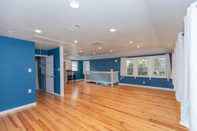 Building Photo - 1710 S Polk St