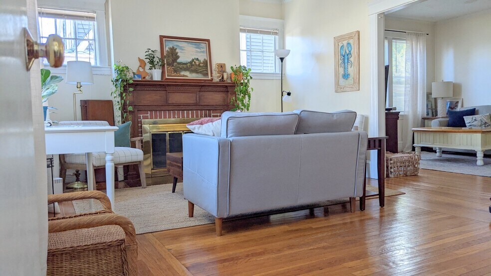 Building Photo - 171 8th St