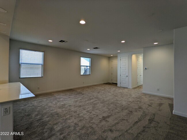Building Photo - 16846 W Las Palmaritas Dr
