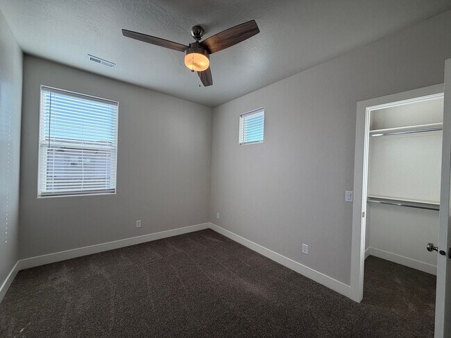 Building Photo - BRAND NEW TOWNHOME FOR RENT!