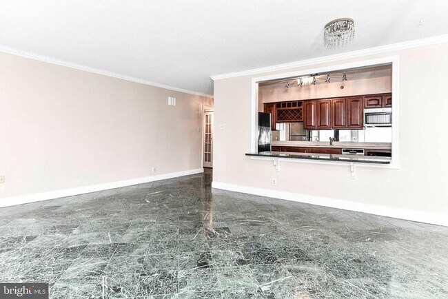 Building Photo - 1200 Crystal Dr