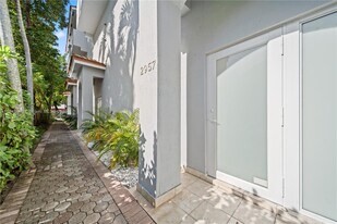 Building Photo - 2951 Virginia St