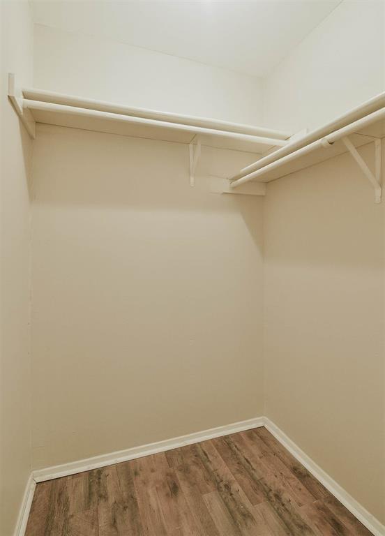Building Photo - 2915 Valley Rose Dr