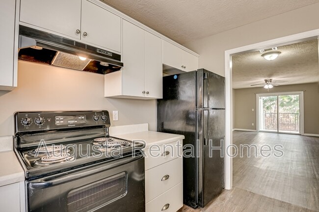 Building Photo - 3004 Strickland Ct