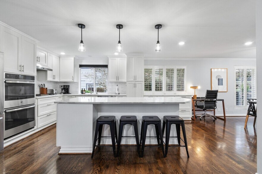 Building Photo - 14813 NE 15th Pl