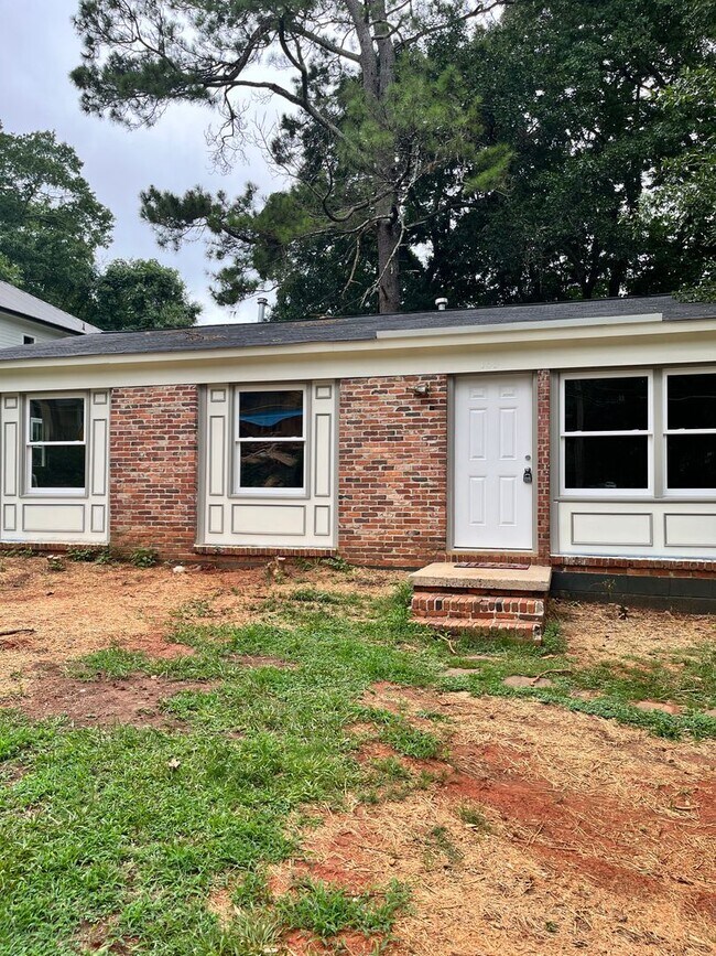 Building Photo - Remodeled 3 Bedroom Home in Boulevard Neighborhood
