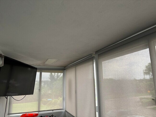 Building Photo - 326 Andover E