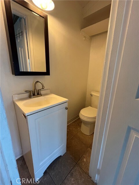 Building Photo - 21062 Larchmont Dr
