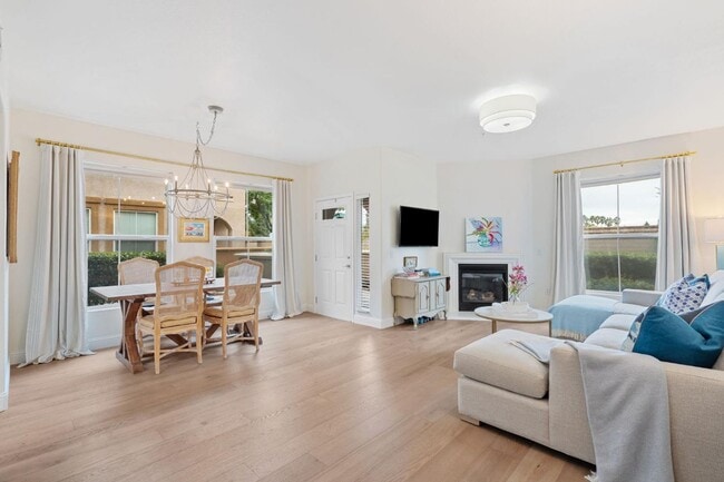 Building Photo - Luxury condo in Natomas!