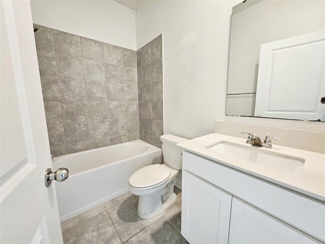 Building Photo - 652 Daring Dr