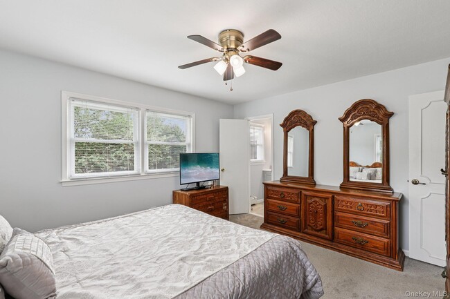 Building Photo - 118 Standish Dr