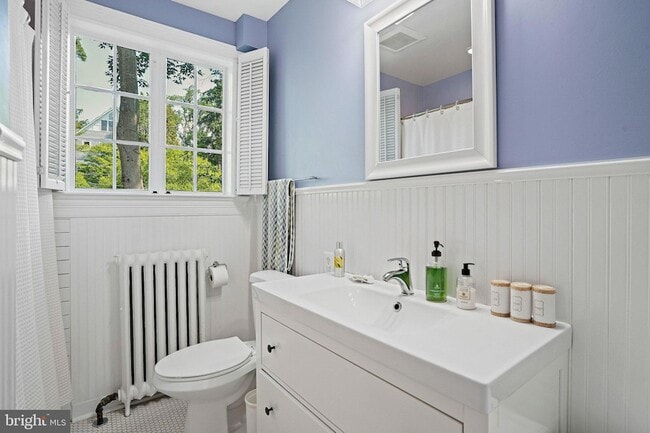 Building Photo - 3612 Albemarle St NW