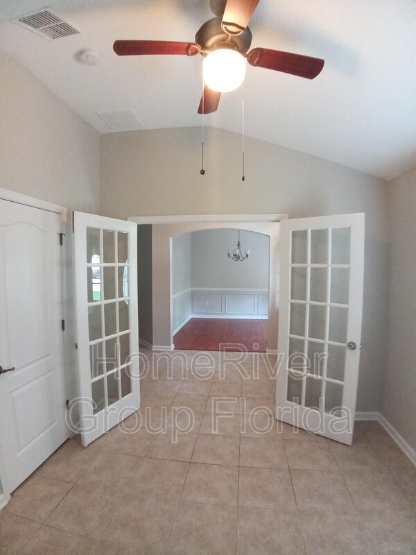 Building Photo - 2575 Creekfront Dr