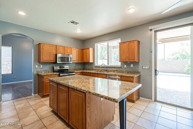 Building Photo - 13241 W Jacobson Dr