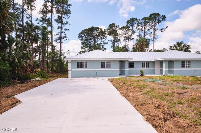 Building Photo - 3825 Hollycrest St