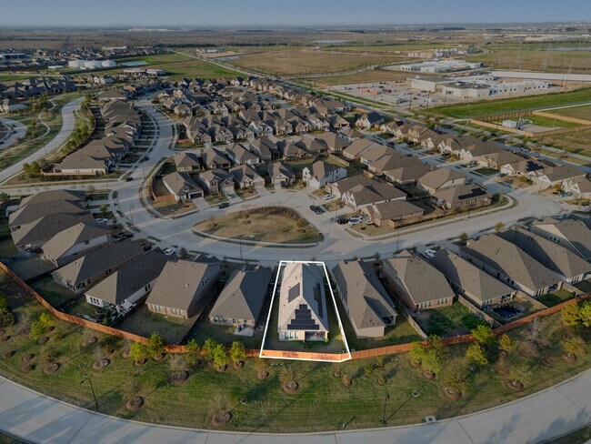 Building Photo - 23039 Birchwood Valley Ln