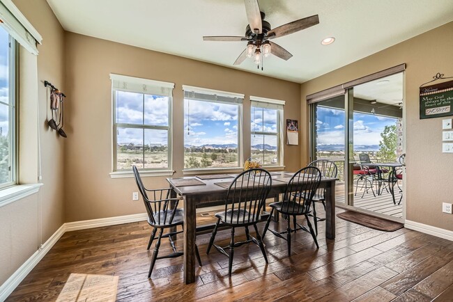 Building Photo - Luxury Living with Front Range Views, Hot ...