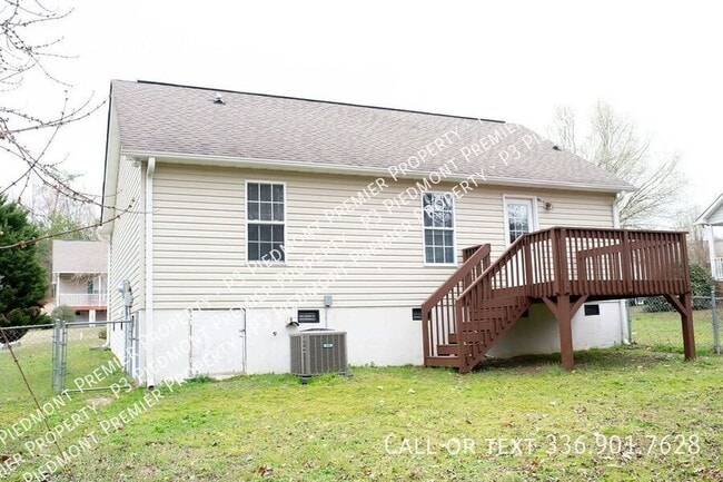 Building Photo - 4610 Leprechaun Ln