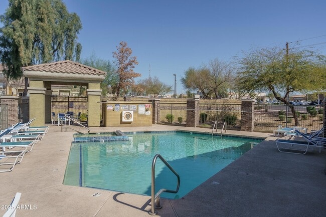 Building Photo - 18250 N Cave Creek Rd