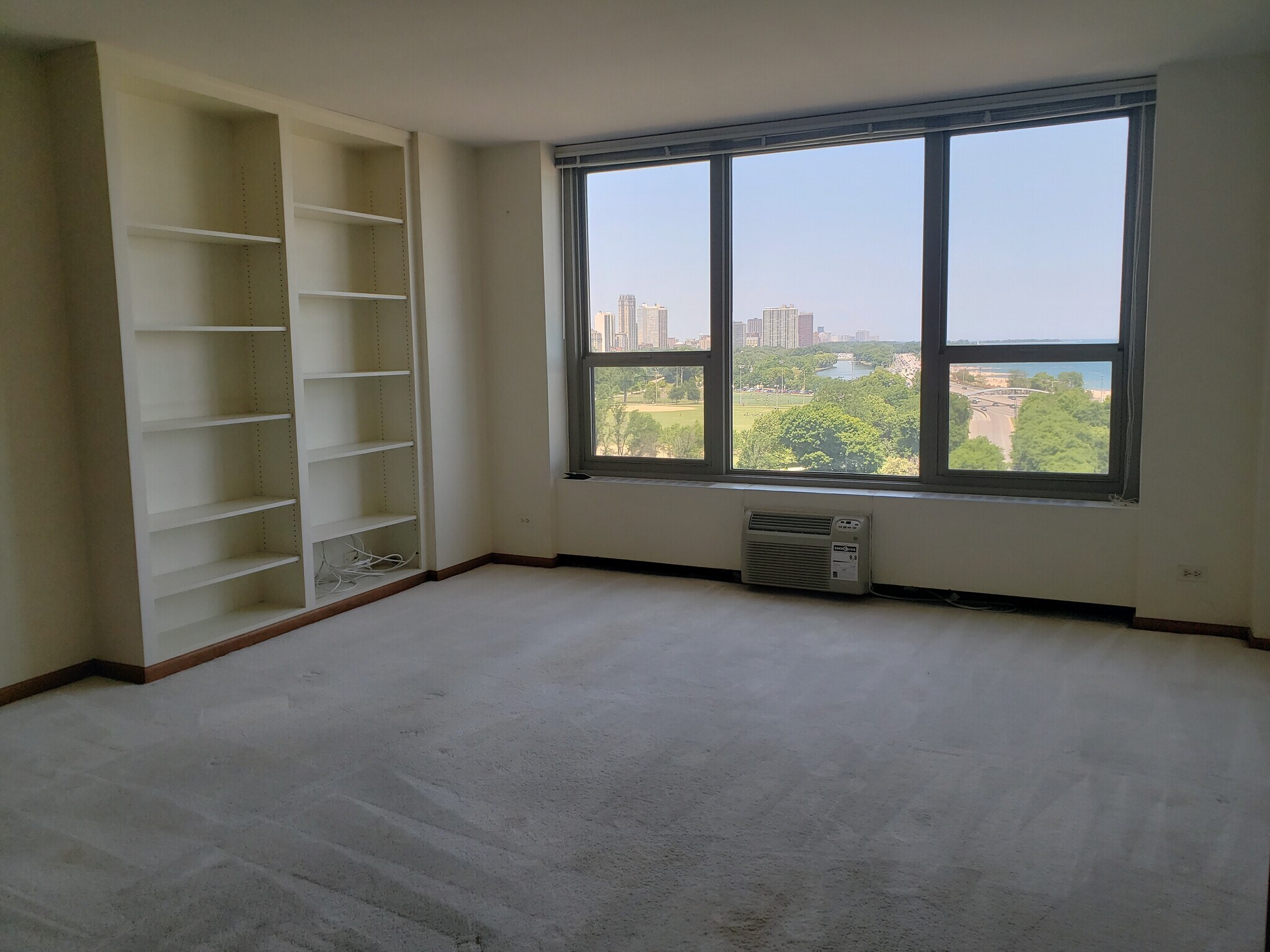 Building Photo - 1550 N Lake Shore Dr