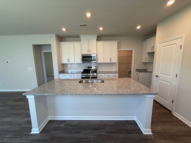 Building Photo - 749 Count Fleet Ct