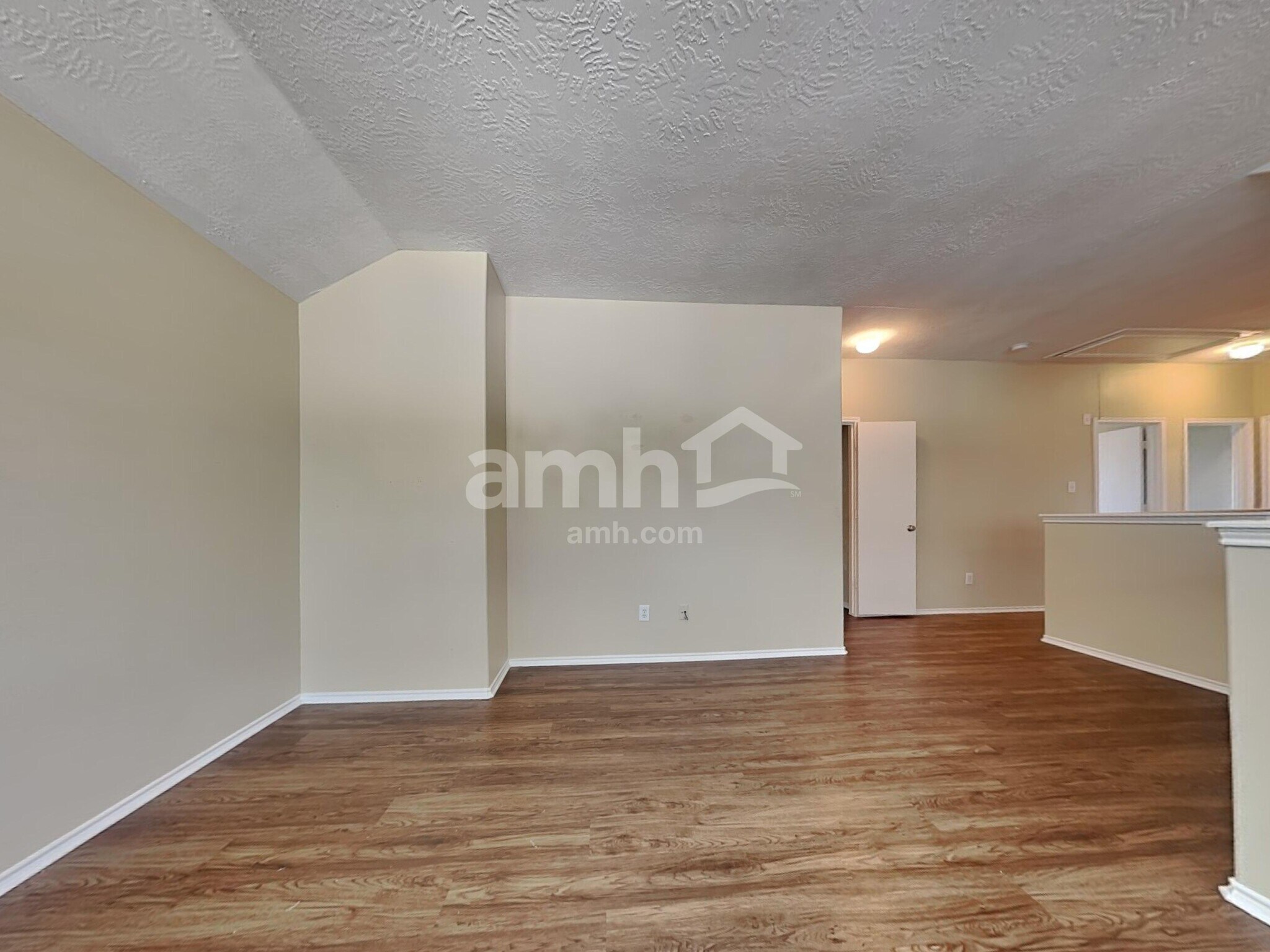 Building Photo - 9530 Belleclarie Ln