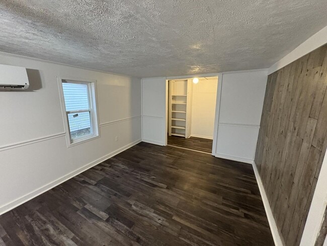 Building Photo - 829 N Lynn St