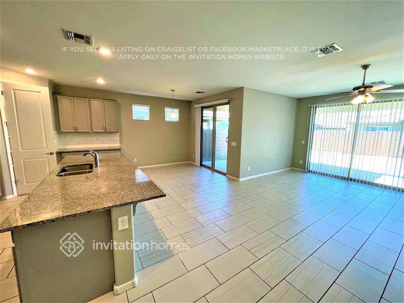 Building Photo - 19981 W Glenrosa Ave