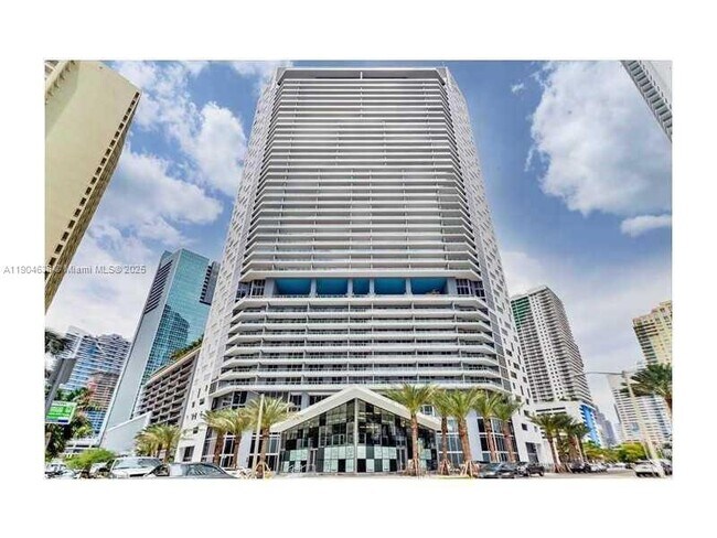 Building Photo - 1300 Brickell Bay Dr